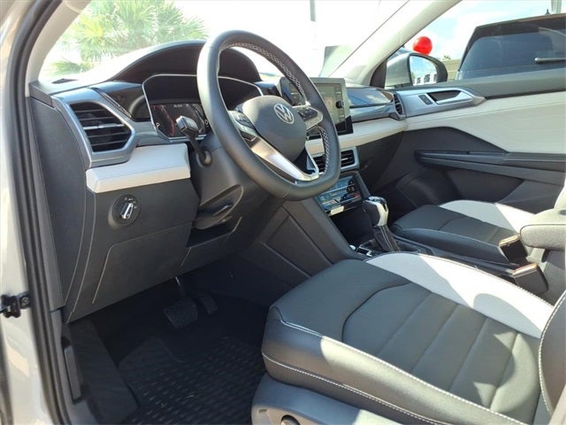 2025 Volkswagen Taos 1.5T SEL