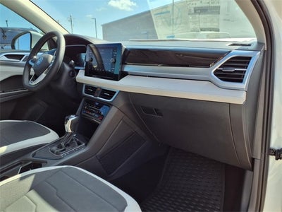 2025 Volkswagen Taos 1.5T SE