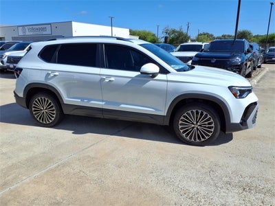 2025 Volkswagen Taos 1.5T SE