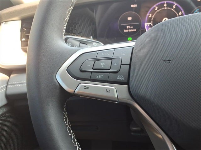 2025 Volkswagen Tiguan 2.0T SE