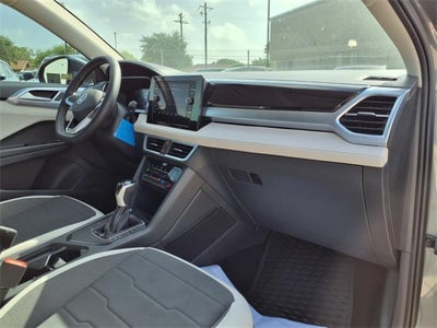 2025 Volkswagen Taos 1.5T SE