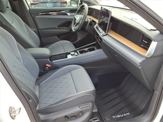 2026 Volkswagen Tiguan 2.0T SEL R-Line Turbo