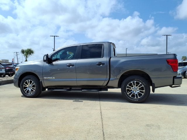 2022 Nissan Titan SV