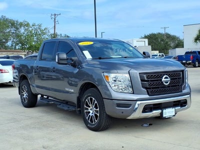 2022 Nissan Titan SV