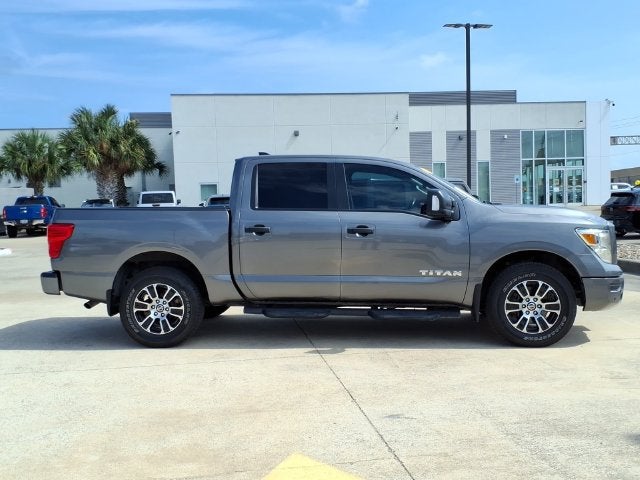 2022 Nissan Titan SV