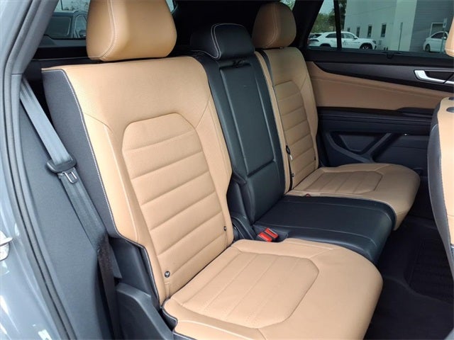 2024 Volkswagen Atlas Cross Sport 2.0T SEL R-Line