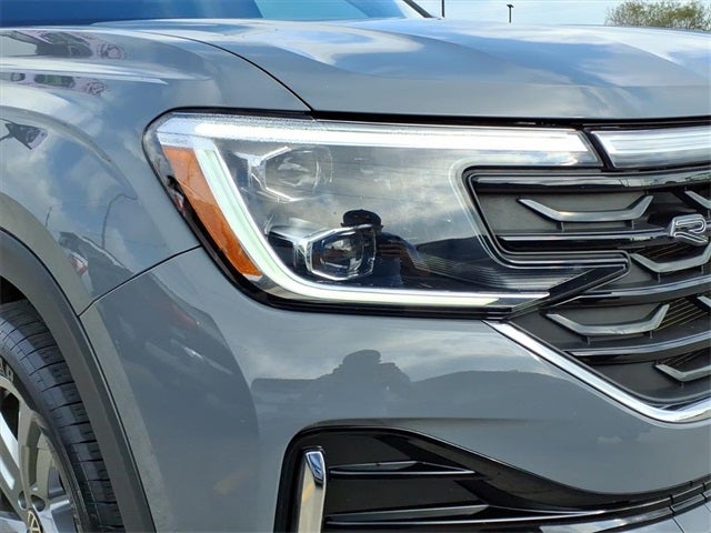 2024 Volkswagen Atlas Cross Sport 2.0T SEL R-Line