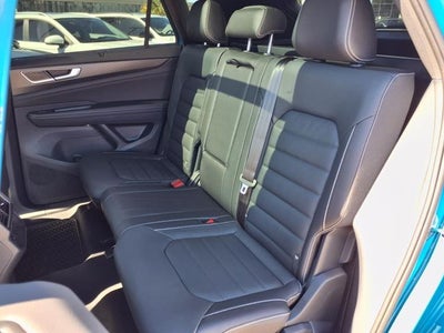 2025 Volkswagen Atlas Cross Sport 2.0T SEL R-Line Black