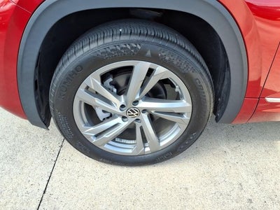 2024 Volkswagen Atlas Cross Sport 2.0T SEL R-Line