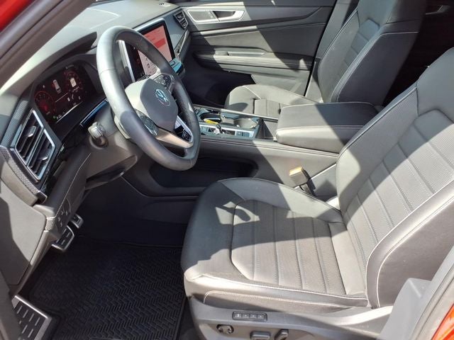 2024 Volkswagen Atlas Cross Sport 2.0T SEL R-Line