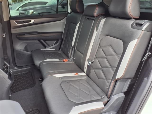 2025 Volkswagen Atlas 2.0T Peak Edition