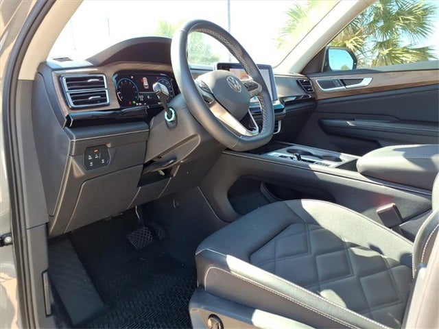 2024 Volkswagen Atlas 2.0T SE