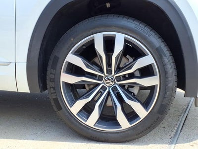 2022 Volkswagen Atlas Cross Sport 3.6L V6 SEL Premium R-Line