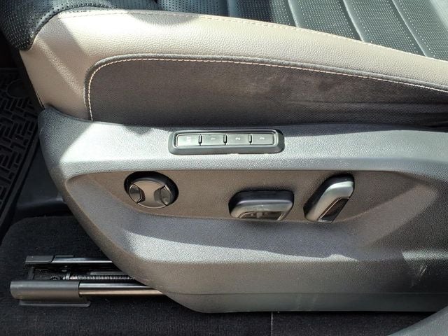 2023 Volkswagen Atlas Cross Sport 3.6L V6 SEL Premium R-Line