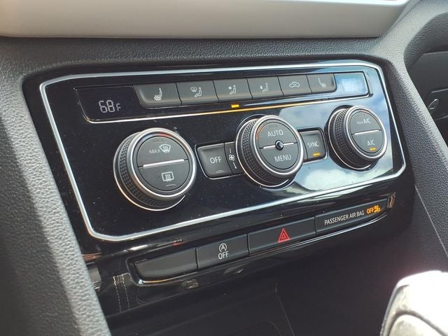 2023 Volkswagen Atlas Cross Sport 3.6L V6 SEL Premium R-Line