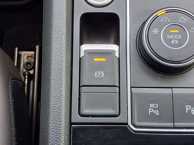 2023 Volkswagen Atlas Cross Sport 3.6L V6 SEL Premium R-Line