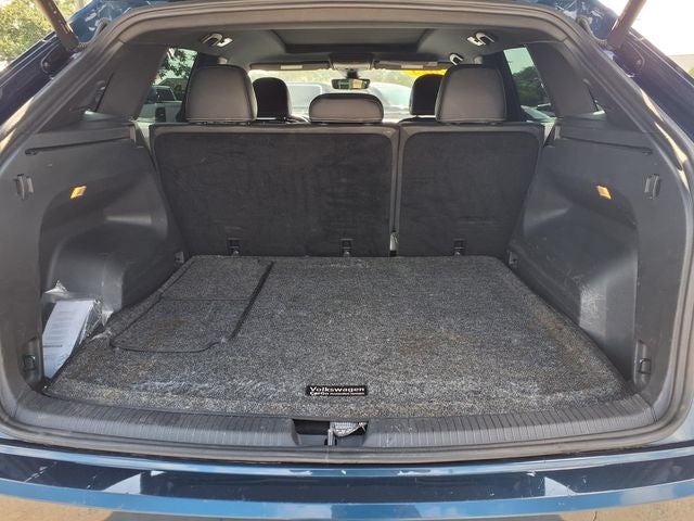 2023 Volkswagen Atlas Cross Sport 3.6L V6 SEL Premium R-Line