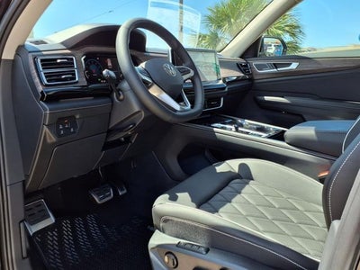 2025 Volkswagen Atlas 2.0T SEL Premium R-Line
