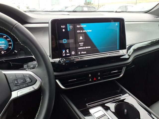 2024 Volkswagen Atlas Cross Sport 2.0T SE w/Technology