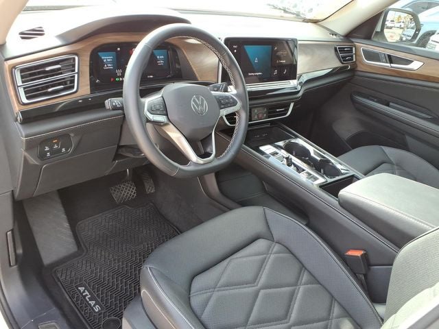 2026 Volkswagen Atlas SE w/Technology
