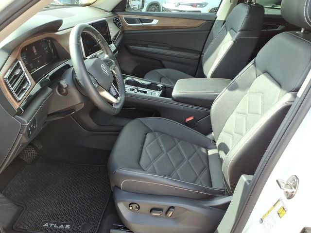 2026 Volkswagen Atlas SE w/Technology