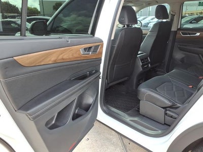 2026 Volkswagen Atlas SE w/Technology