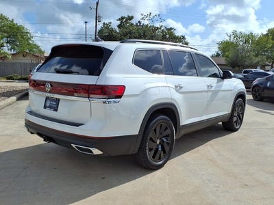 2026 Volkswagen Atlas SE w/Technology