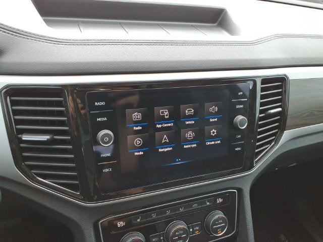 2023 Volkswagen Atlas 3.6L V6 SE w/Technology