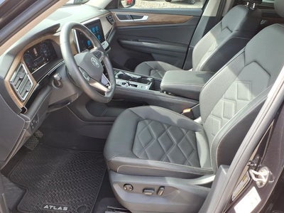 2025 Volkswagen Atlas 2.0T SE w/Technology