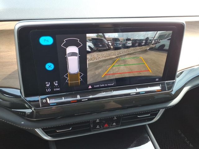 2025 Volkswagen Atlas 2.0T SE w/Technology
