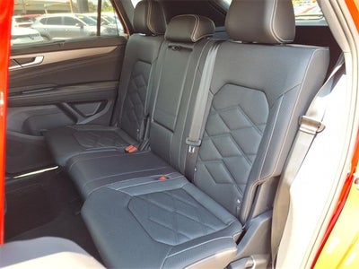 2024 Volkswagen Atlas Cross Sport 2.0T SE w/Technology