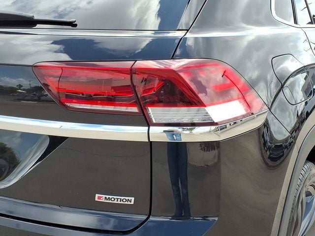 2022 Volkswagen Atlas Cross Sport 2.0T SEL R-Line