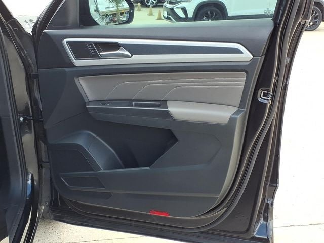 2022 Volkswagen Atlas Cross Sport 2.0T SEL R-Line