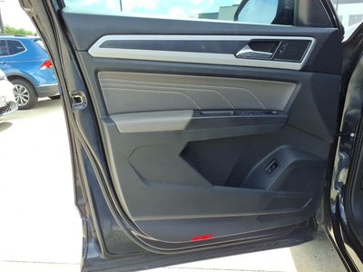 2022 Volkswagen Atlas Cross Sport 2.0T SEL R-Line