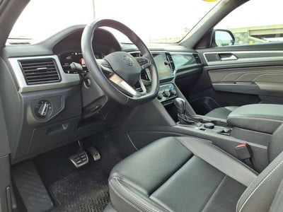 2022 Volkswagen Atlas Cross Sport 2.0T SEL R-Line