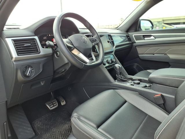 2022 Volkswagen Atlas Cross Sport 2.0T SEL R-Line
