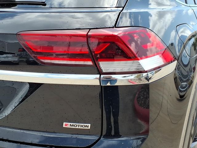 2022 Volkswagen Atlas Cross Sport 3.6L V6 SEL R-Line