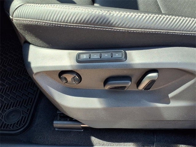 2023 Volkswagen Atlas Cross Sport 3.6L V6 SEL R-Line