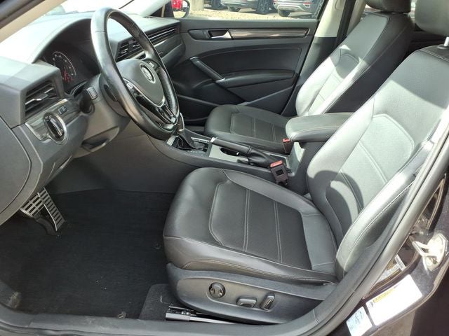 2020 Volkswagen Passat 2.0T R-Line