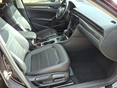 2020 Volkswagen Passat 2.0T R-Line