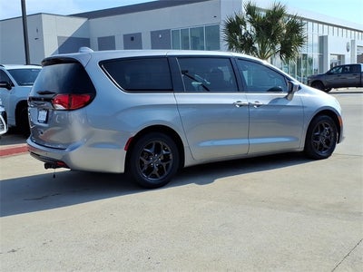 2020 Chrysler Pacifica Touring