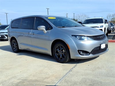 2020 Chrysler Pacifica Touring