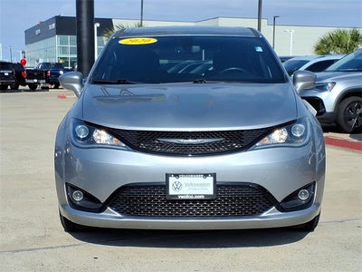 2020 Chrysler Pacifica Touring