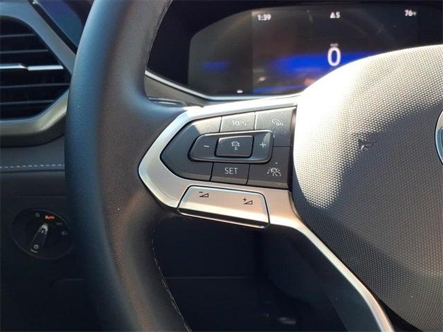 2025 Volkswagen Taos 1.5T SE Black