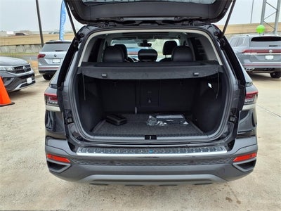 2025 Volkswagen Taos 1.5T SE Black