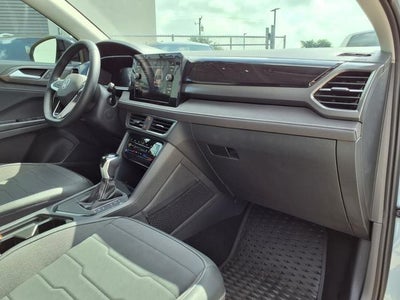 2025 Volkswagen Taos 1.5T SE Black