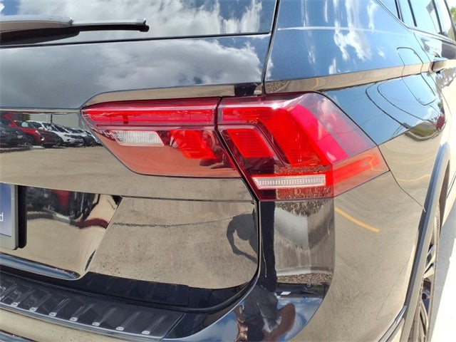 2024 Volkswagen Tiguan 2.0T SE R-Line Black