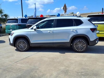2025 Volkswagen Taos 1.5T SE