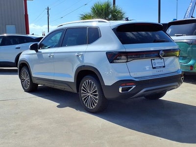 2025 Volkswagen Taos 1.5T SE