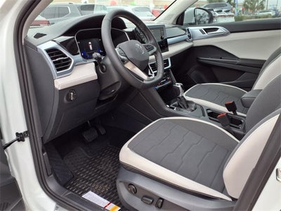 2025 Volkswagen Taos 1.5T SE